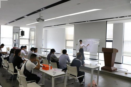 中國發制品行業第二期假發技術修剪培訓圓滿落幕，推動計算機軟硬件輔助設備零售發展